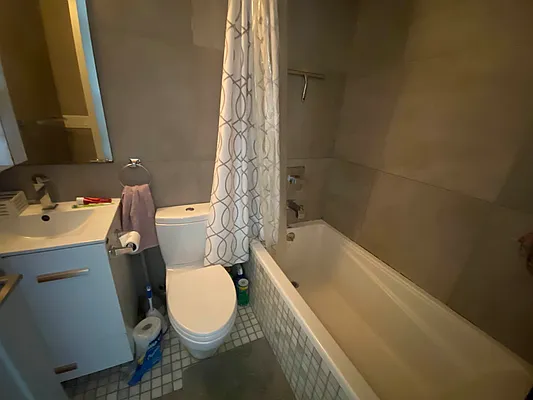 Rented by Premier Metro Realty Corp | media 20