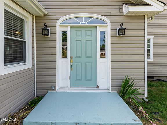 5th image of 1006 Henrietta Dr