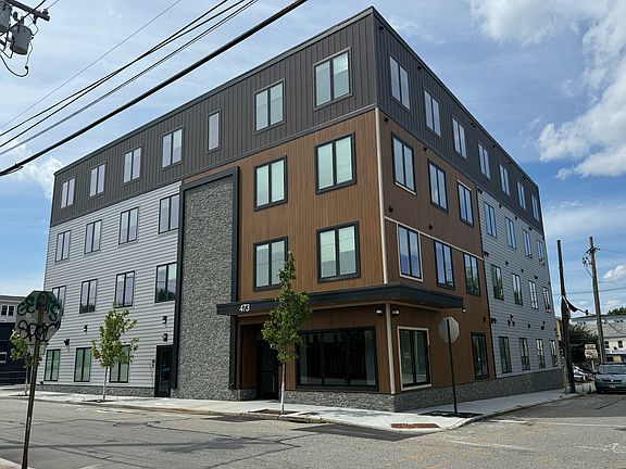 4th image of 473 Washington St #405