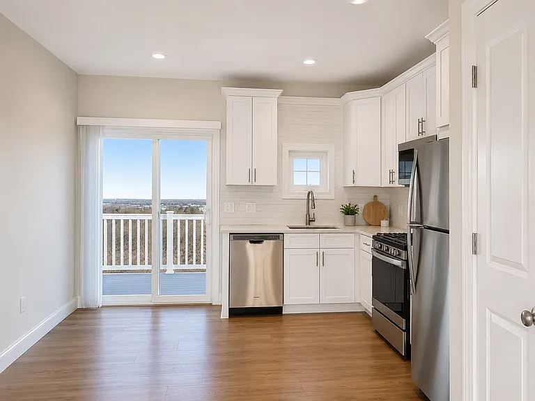 515 Jackson Ave #27 — Photo 3