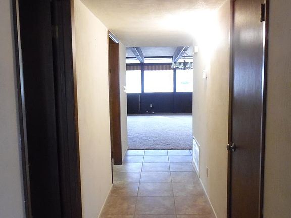 5th image of 2599 Country Club Dr