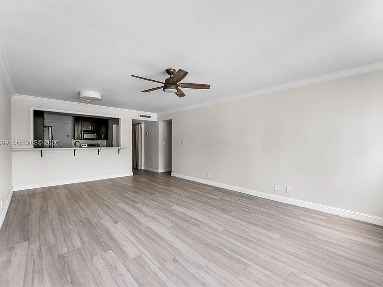 9001 SW 77th Ave #C202 — Photo 2