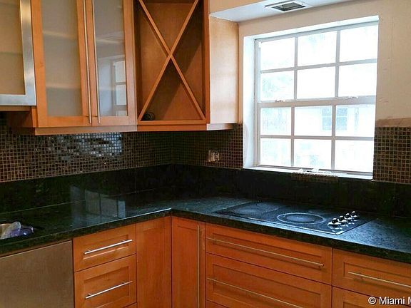 4th image of 610 E Campus Cir #1