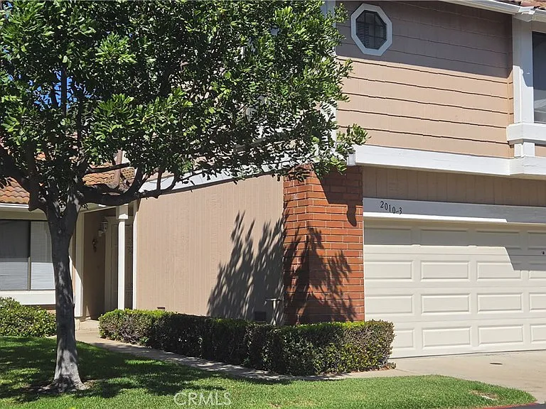 2010 Silver Hawk Dr #3 — Photo 1