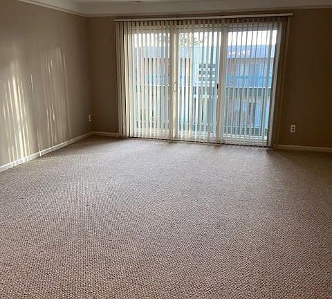 4th image of 41602 Manor Park Dr APT 6