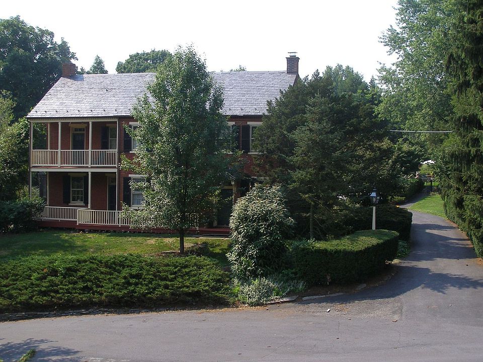 Main Photo, Front of house