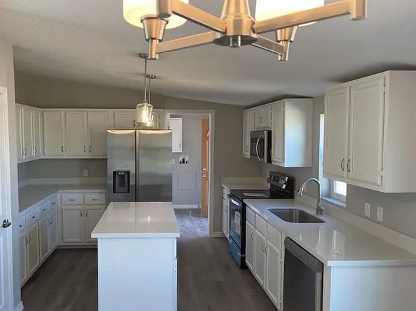 3504 E Triple Crown Dr, San Tan Valley, AZ 85140