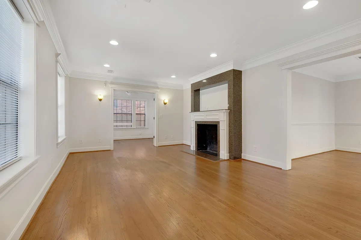 Building Photo - 2306 Blodgett St #1