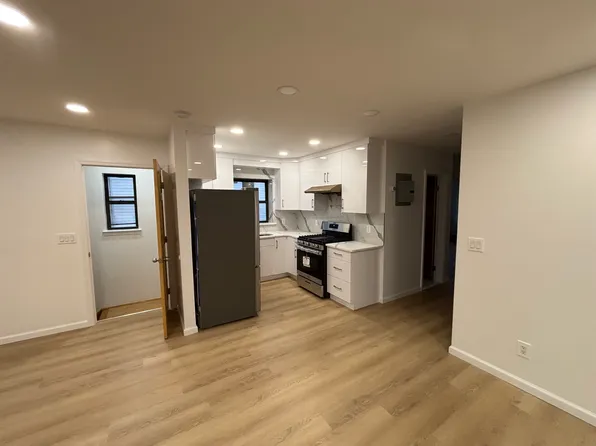4347 163rd St Floor 2, Flushing, NY 11358