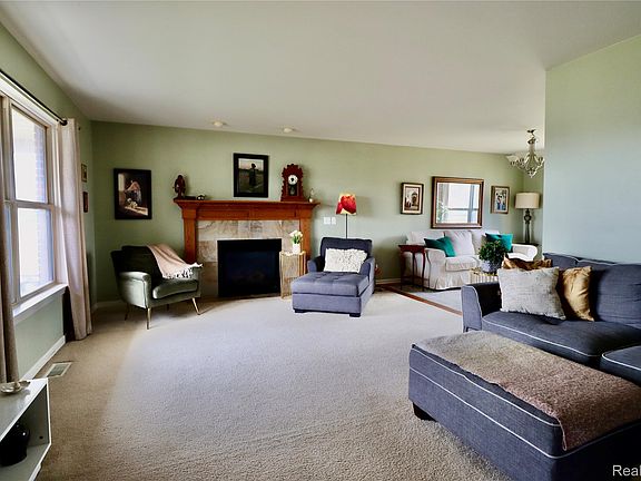 2nd image of 8376 Oak Ridge Dr