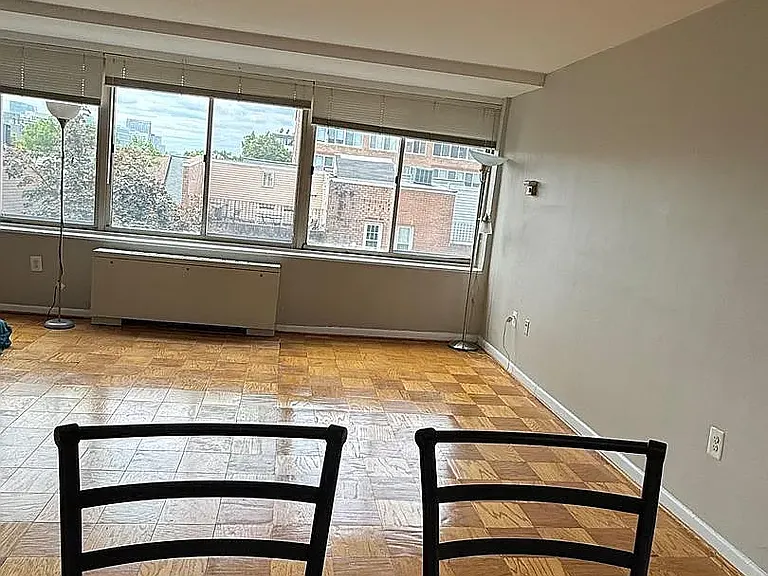 922 24th St NW — Photo 12