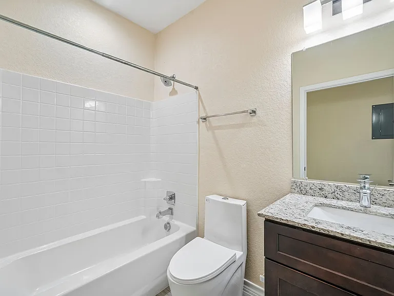 La Marquesa Apartments — Photo 62