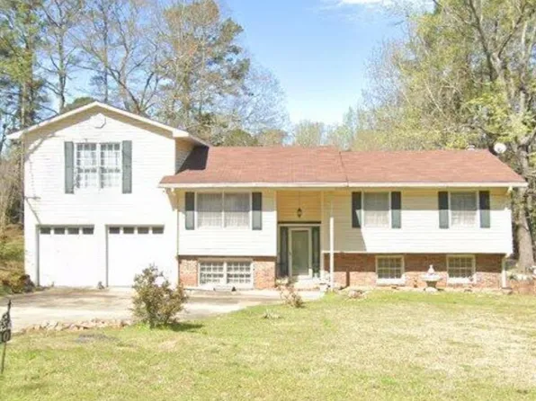 210 Hearthstone Dr, Lagrange, GA 30241