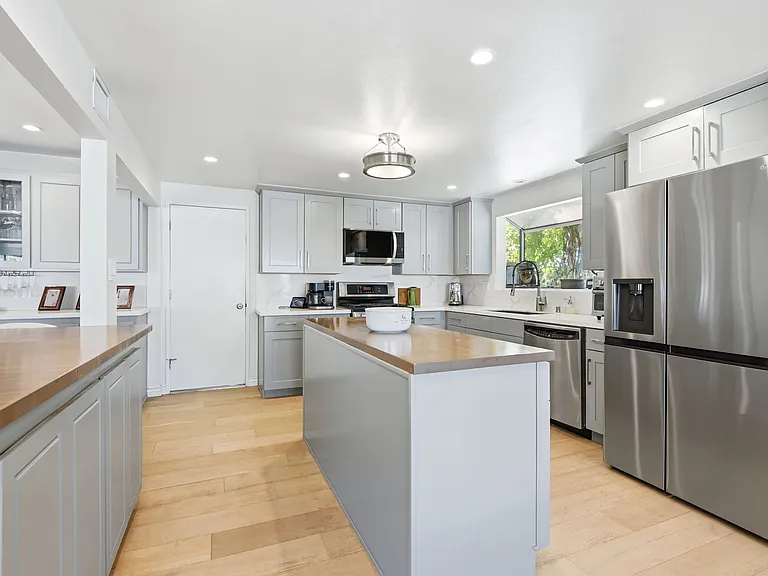 14 Nadine Ct — Photo 6