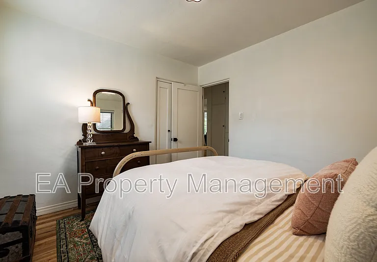 520 San Pasquale Ave SW — Photo 27