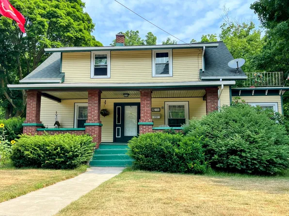 731 Phoenix St, South Haven, MI 49090