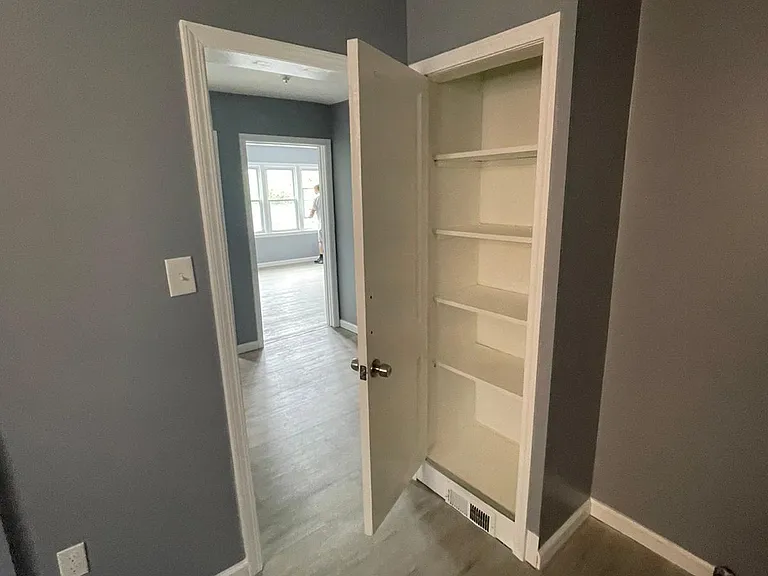 1031 Niagara Ave #4 — Photo 8