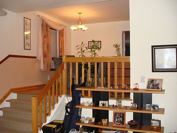 Raised diningroom, kitchen, masterbedroom and bath