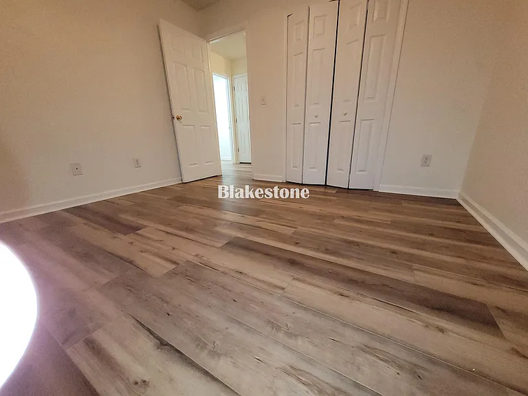 111 Lake Valley Ln — Photo 33