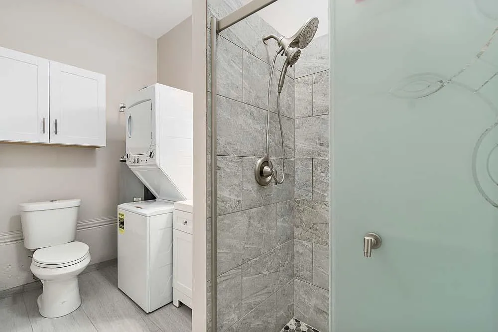 Studio, 400 sqft, $2,000 — Photo 4
