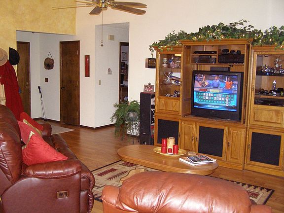 LR - looking towards front