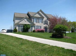 10 Maple Ln, Glen Mills, PA 19342