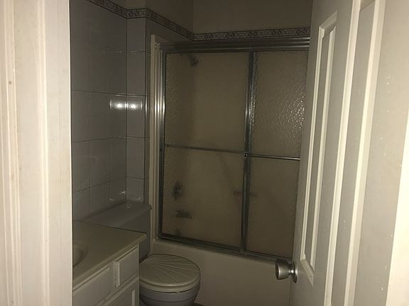 5th image of 127 E Retama St