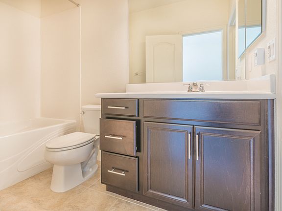 5th image of 483 La Scena Pl