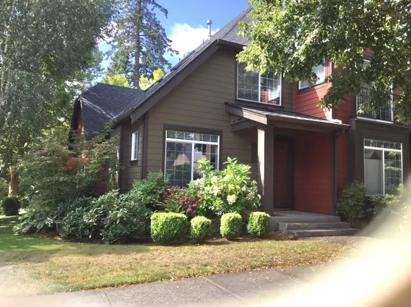 7196 NE Stonewater St, Hillsboro, OR 97124