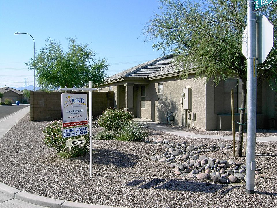 This is a no outlet street so no Through traffic.