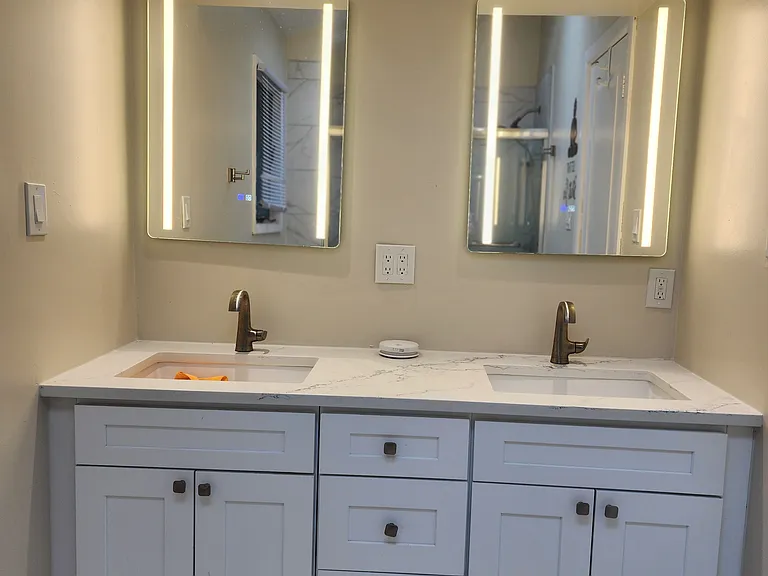 33 Oak St #2 — Photo 16