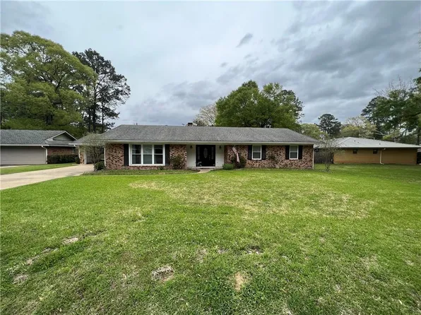 3183 Crestview Dr, Pineville, LA 71360