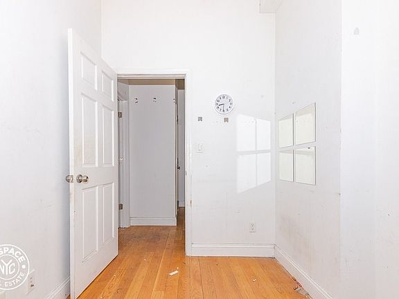 3rd image of 291 Wyckoff Ave #4P