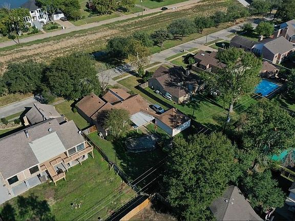 4th image of 15621 Elwood Dr