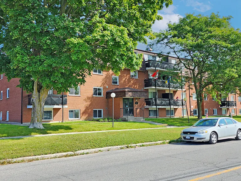 126 Bay St — Photo 24