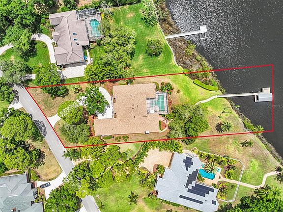 3rd image of 948 Riverside Ridge Rd