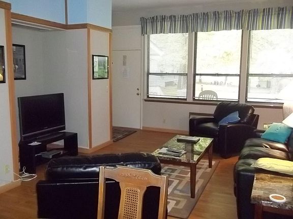 4th image of 49 Eagle Ct #49