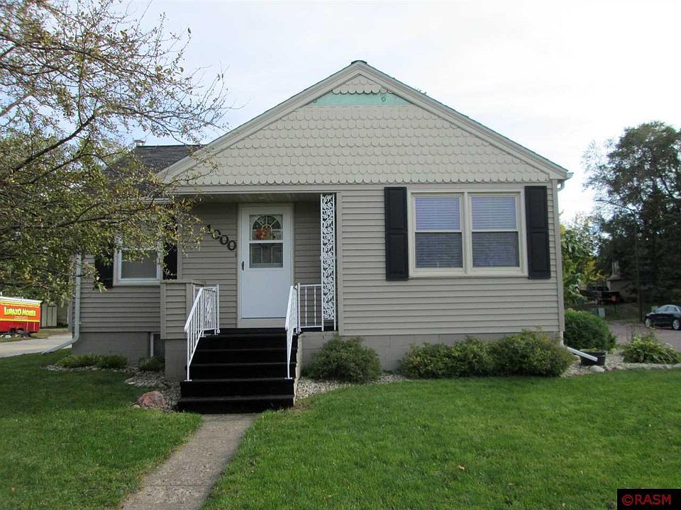 1st image of 1000 1st Ave S
