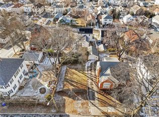 354 Jastram St, Providence, RI 02908