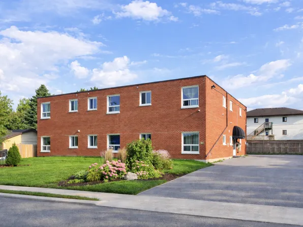 139 Queen St #3, New Tecumseth, ON L9R 1K9