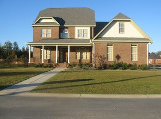 438 W Summerchase Dr, Fayetteville, NC 28311