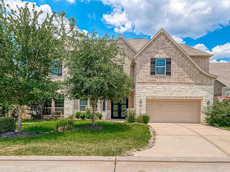 115 N Winter Sunrise Cir — Photo 1