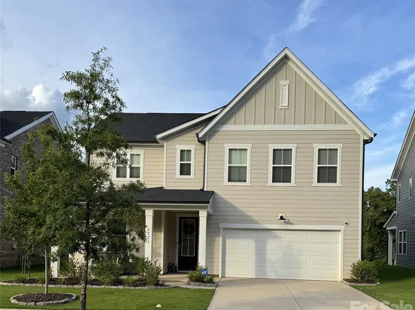 8226 Franklin Trail St, Charlotte, NC 28227