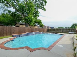 639 West St, Sealy, TX 77474