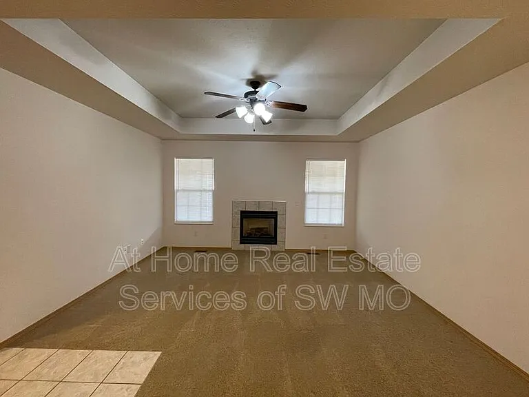 3928 S Jonathan Ave — Photo 2