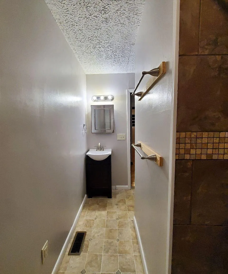 2 bed, 700 sqft, $1,500 — Photo 4