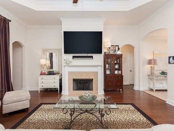 2nd image of 8989 Highland Oaks Ave