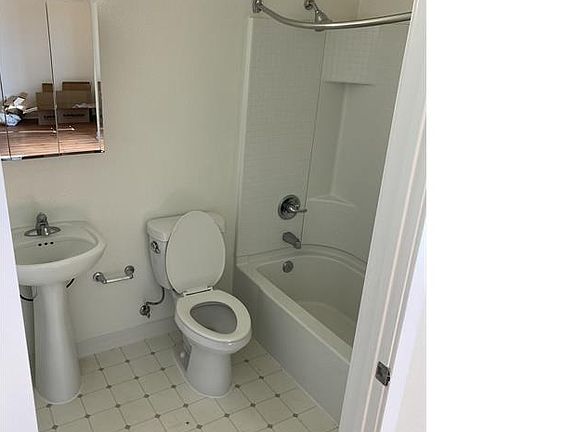 2nd image of 311 E Cypress St #4