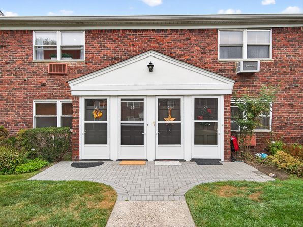 22 Regency Park
