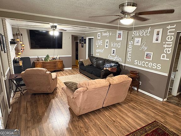 5th image of 326 Eichelberger Dr